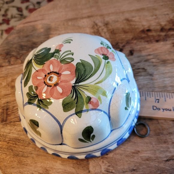 Bassano Vintage Italian Hand Painted Ceramic Mold, Set of 2 - Picture 10 of 11